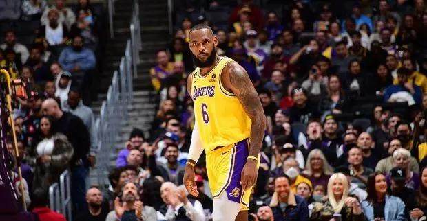 真人百家乐游戏登录入口-【观点】灾难表现葬送胜利 38岁的詹姆斯，该放权了！